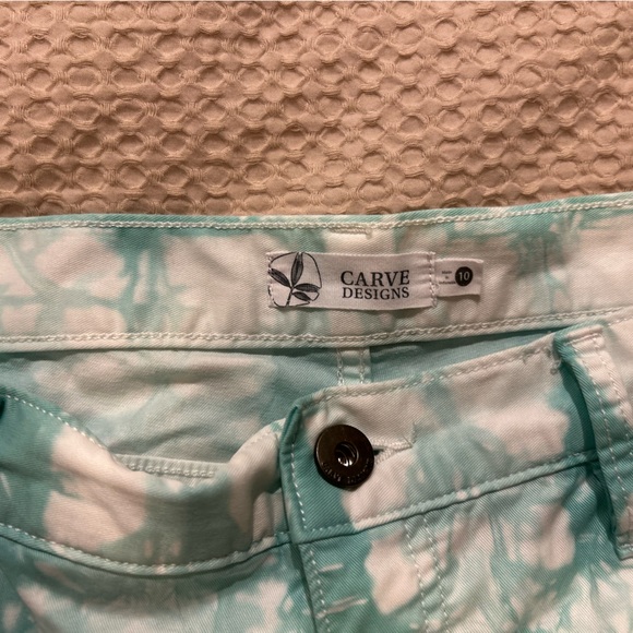 Carve designs tie dye shorts - Picture 3 of 3